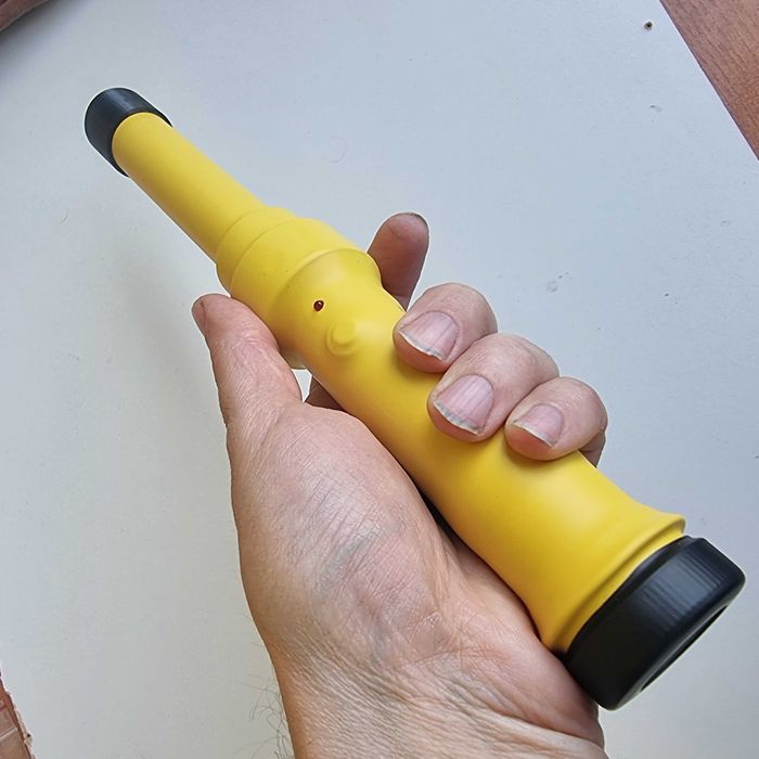 Мини металлоискатель — настоящая игрушка для юного кладоискателя