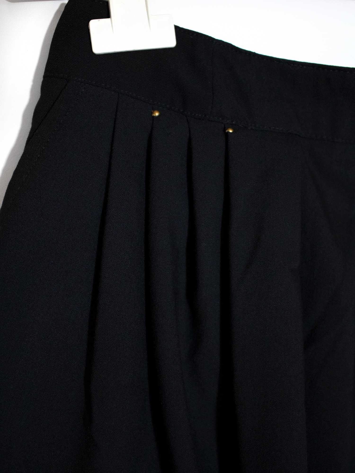 Czarna spódnica z kieszeniami plisy H&M S 36