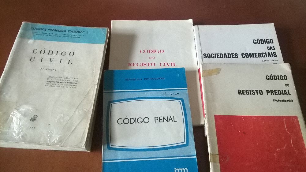 6 Livros de Direito - Códigos