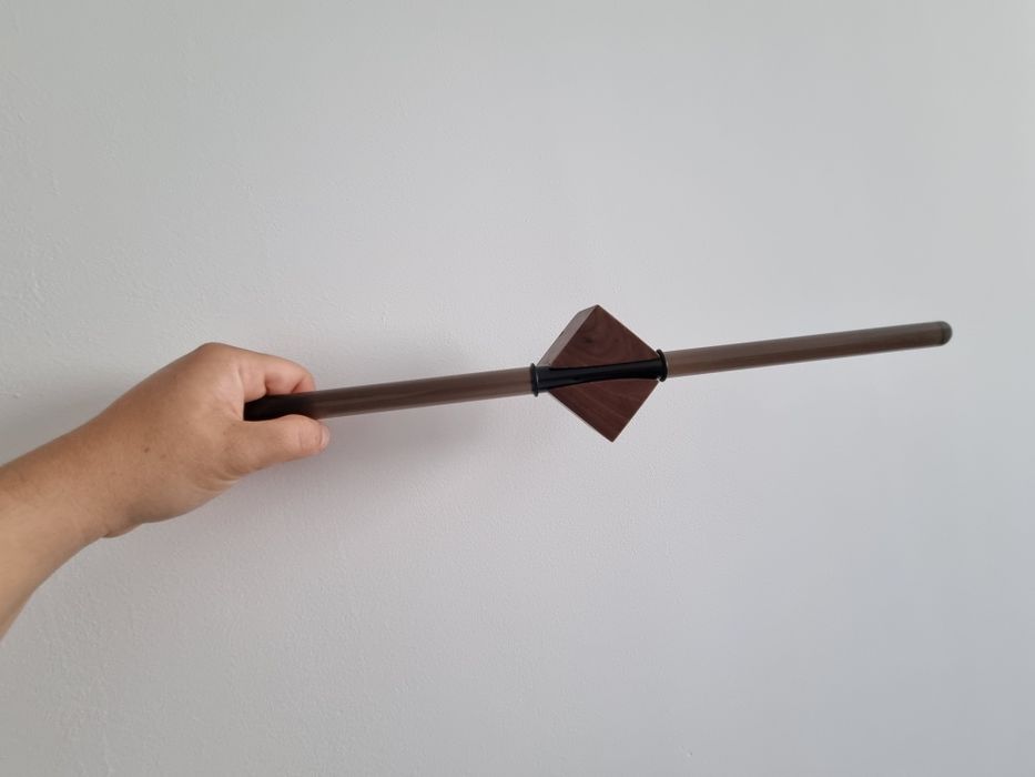 Elegancki minimalistyczny akrylowy wieszak na ręczniki 40cm