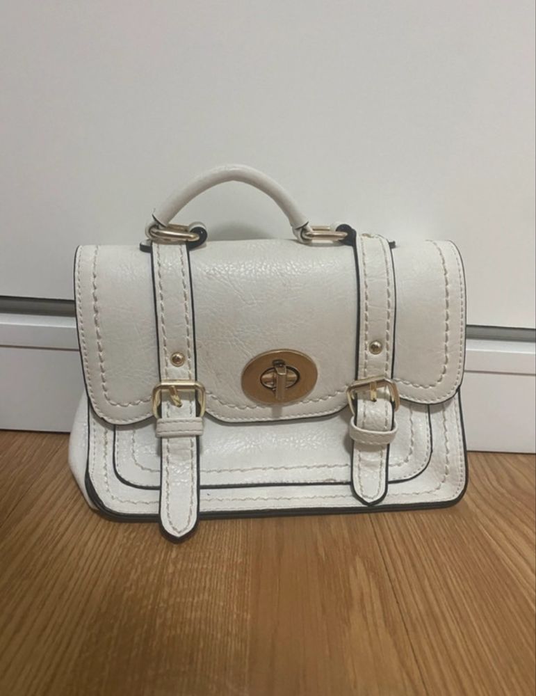 Bolsa de senhora branca
