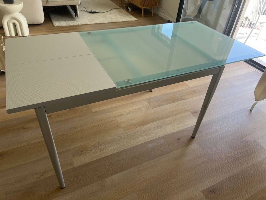 Mesa de vidro expansível