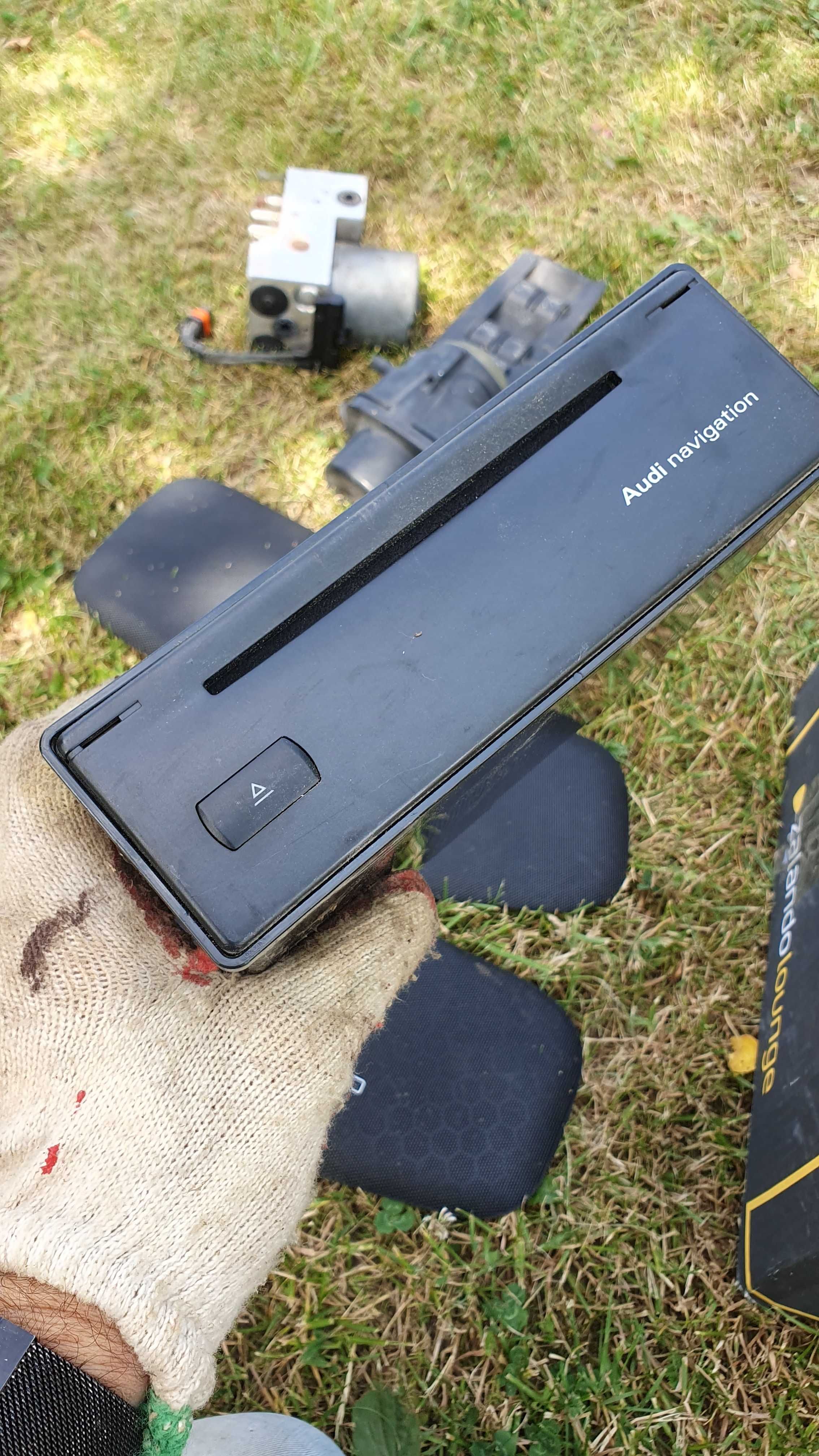 Audi A6 C5 avant części różne głośniki  subwoofer i inne
