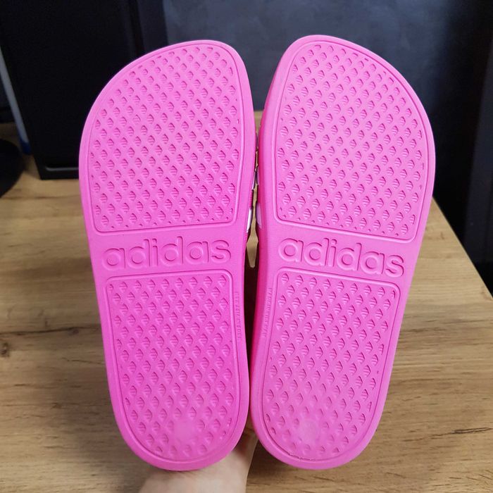 Adidas дитячі шльопанці тапки р. 35
