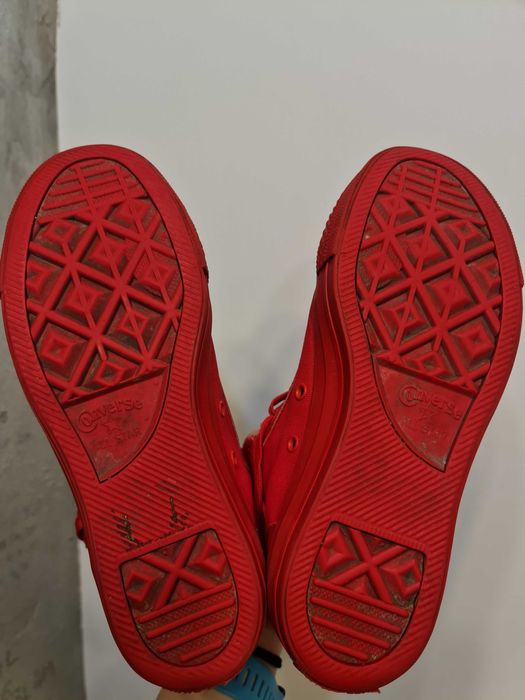 Bardzo ładne czerwone trampki Converse rozmiar 39