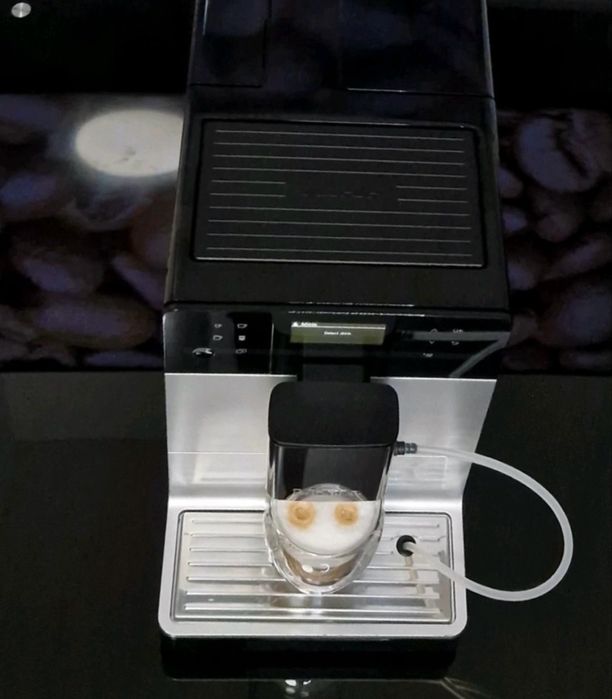 Кавомашинка Miele  CM 5510