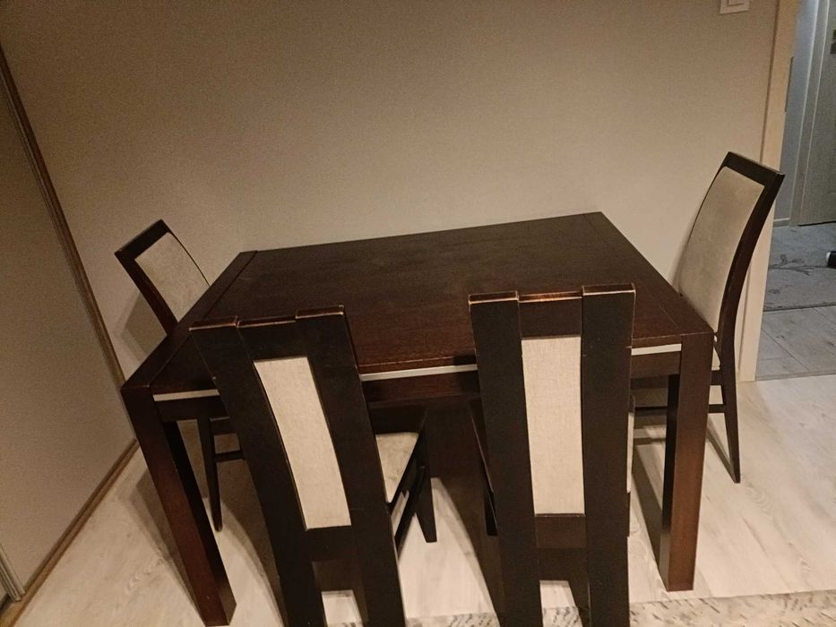 stół i 6 krzeseł - sprzedam