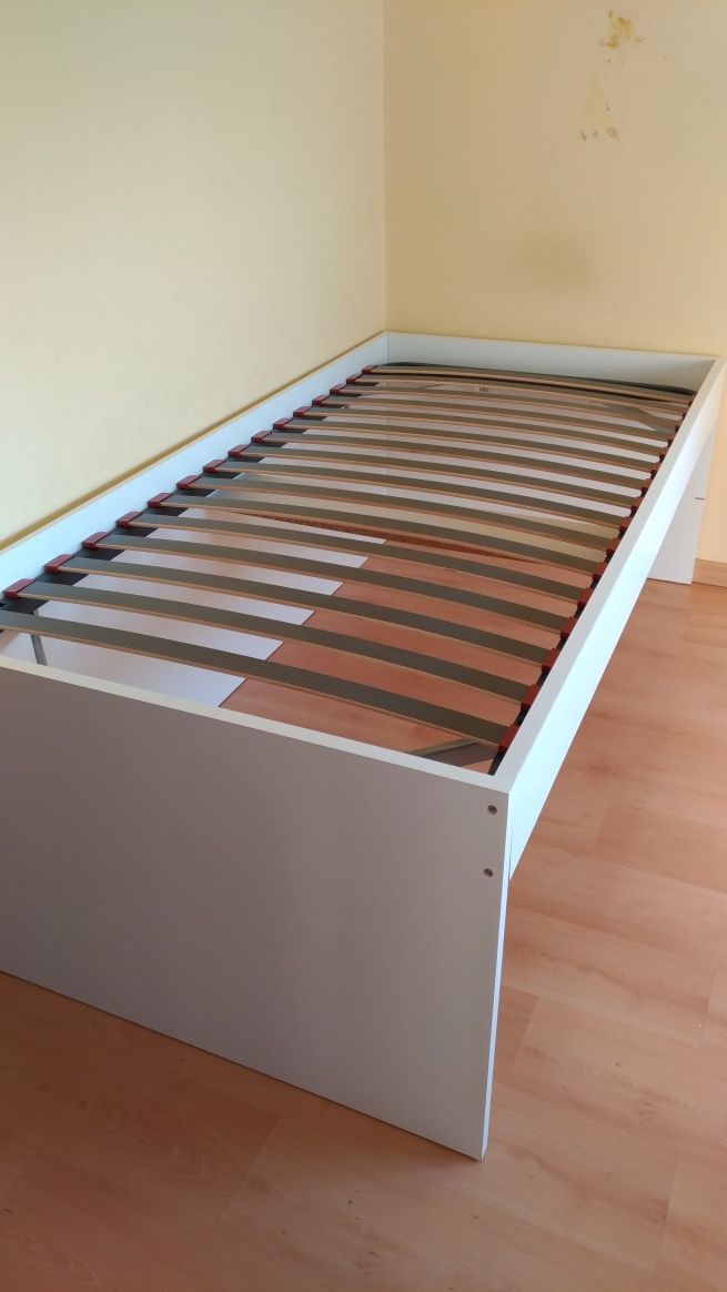 Cama individual de gavetas com estrado e colchão