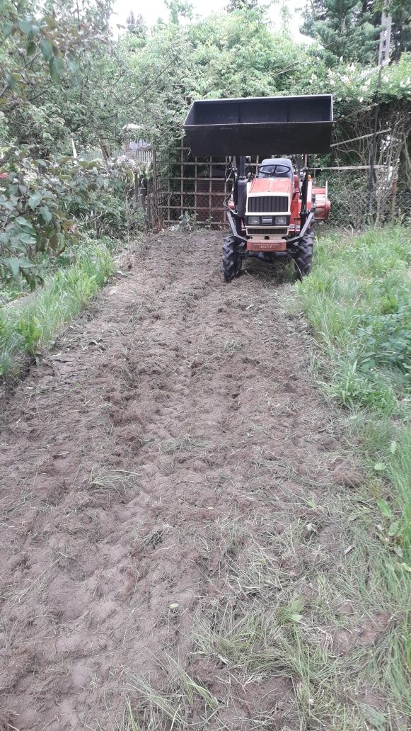 Usługi:glebogryzarka,rębak do gałęzi,traktor, niwelacja terenu,mulczer