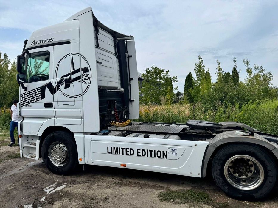 Mercedes MP3  1846