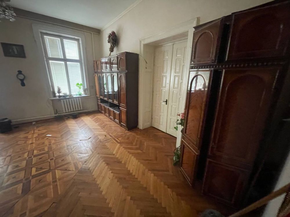 Продаж квартири в центрі Коломиї поблизу писанки