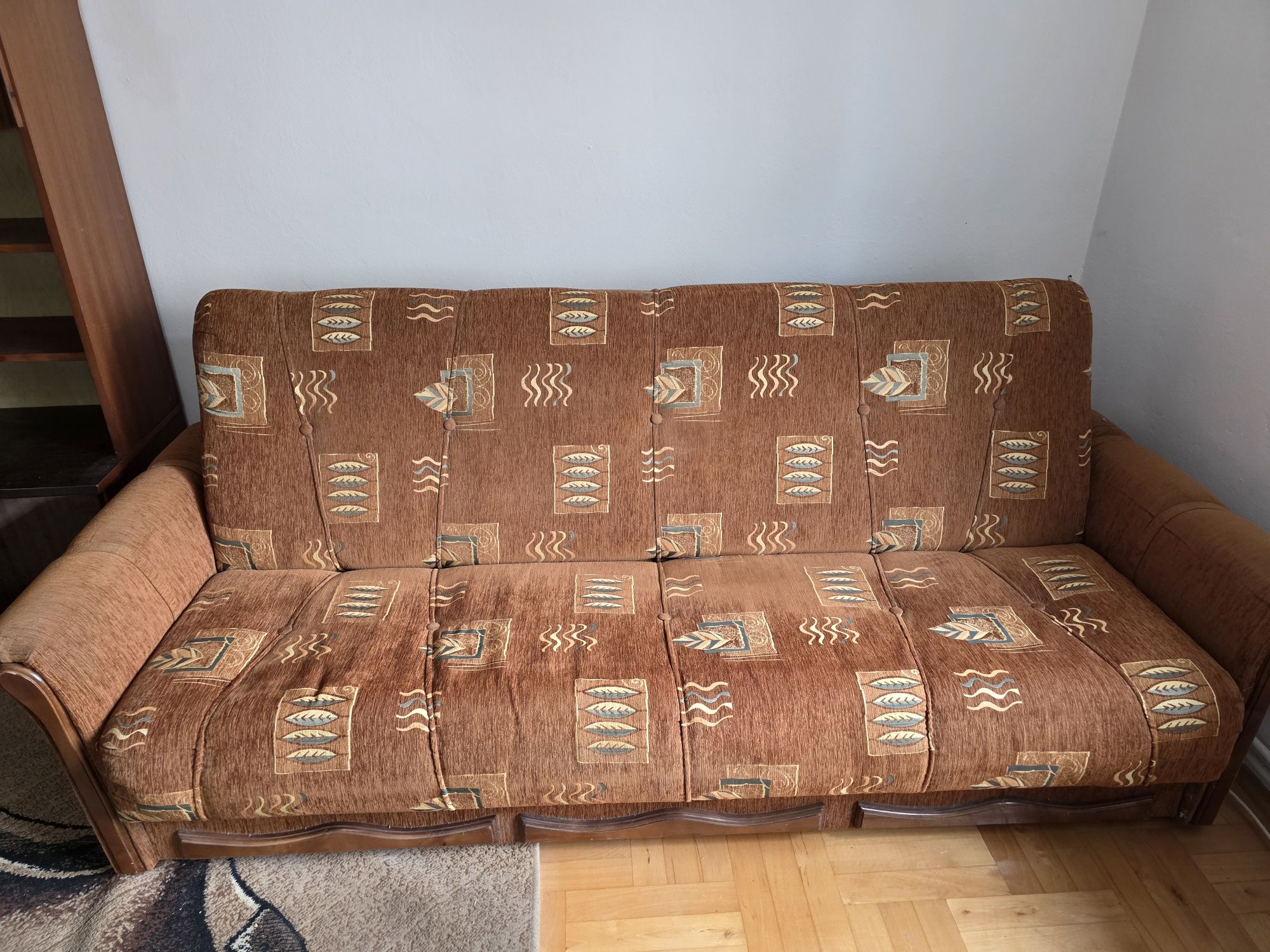 Wersalka z 2 pufami