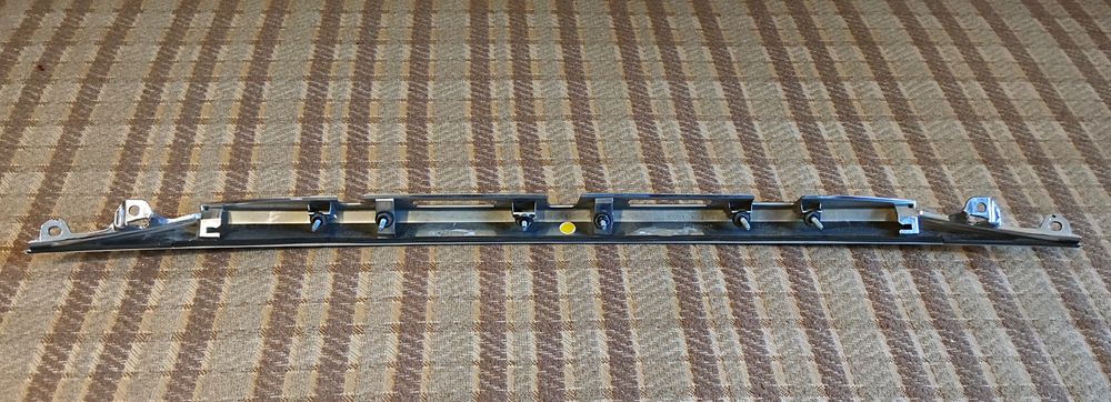 Молдинг хром в крышку багажника Lexus ES 2013-2015.