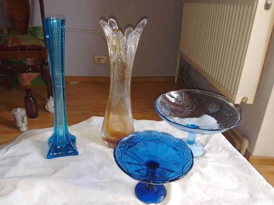 Фруктовниці,горішниці кольорове скло,кришталь,,креманкі скл