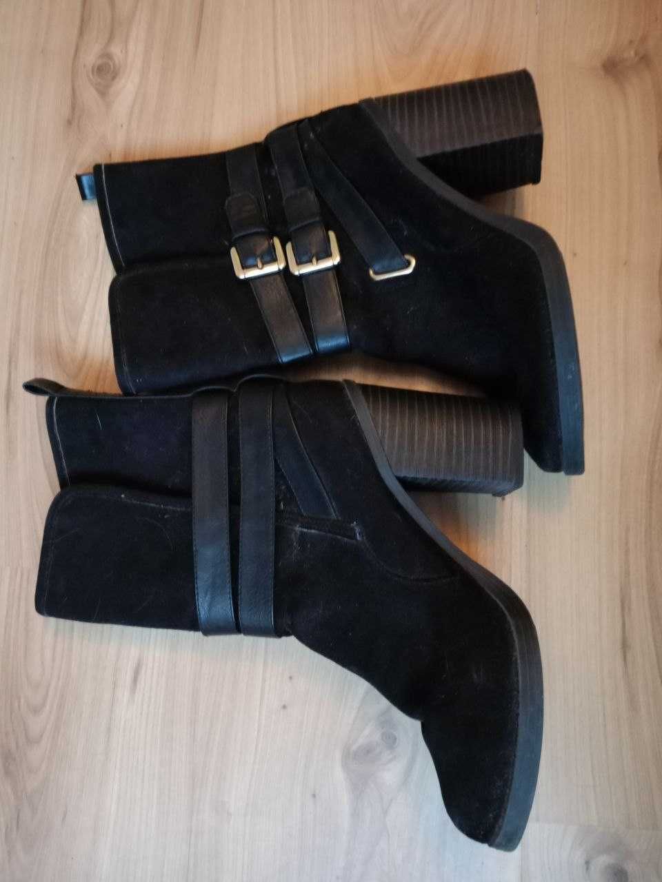 Czarne botki na obcasie – rozmiar 39
