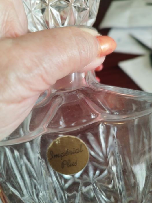 Porcelanas e cristais antigos