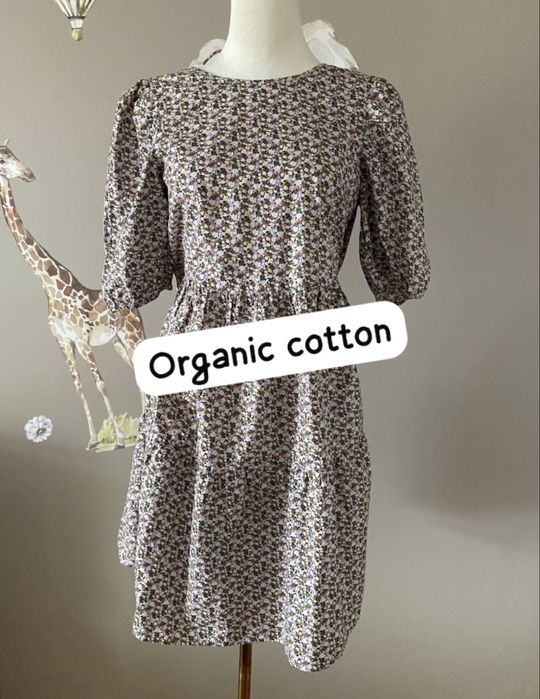 Dziewczęca luźna sukienka w kwiatuszki z organicznej bawełny