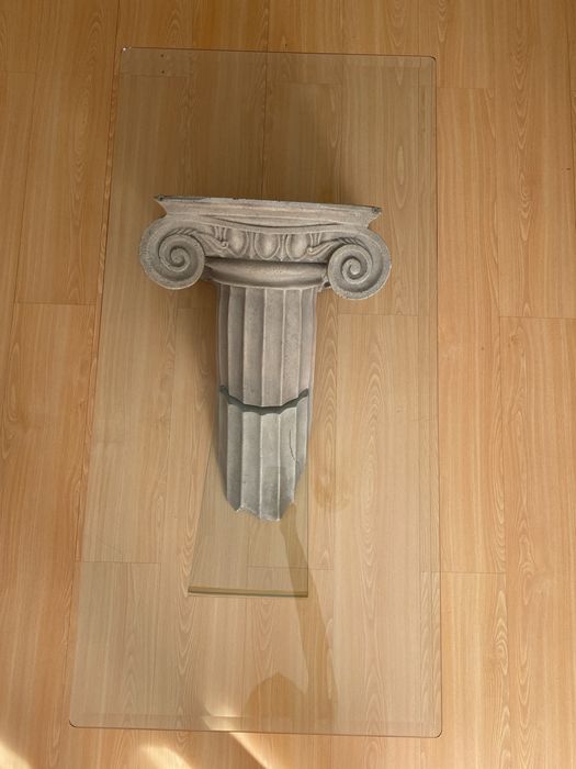 Mesa de centro em muito bom estado