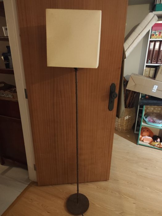 Candeeiro sala usado em bom estado peça de decoração