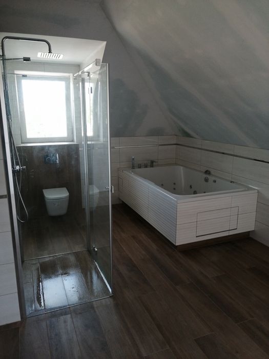 Glazurnik. Układanie płytek F.U UKŁADAMY PŁYTKI