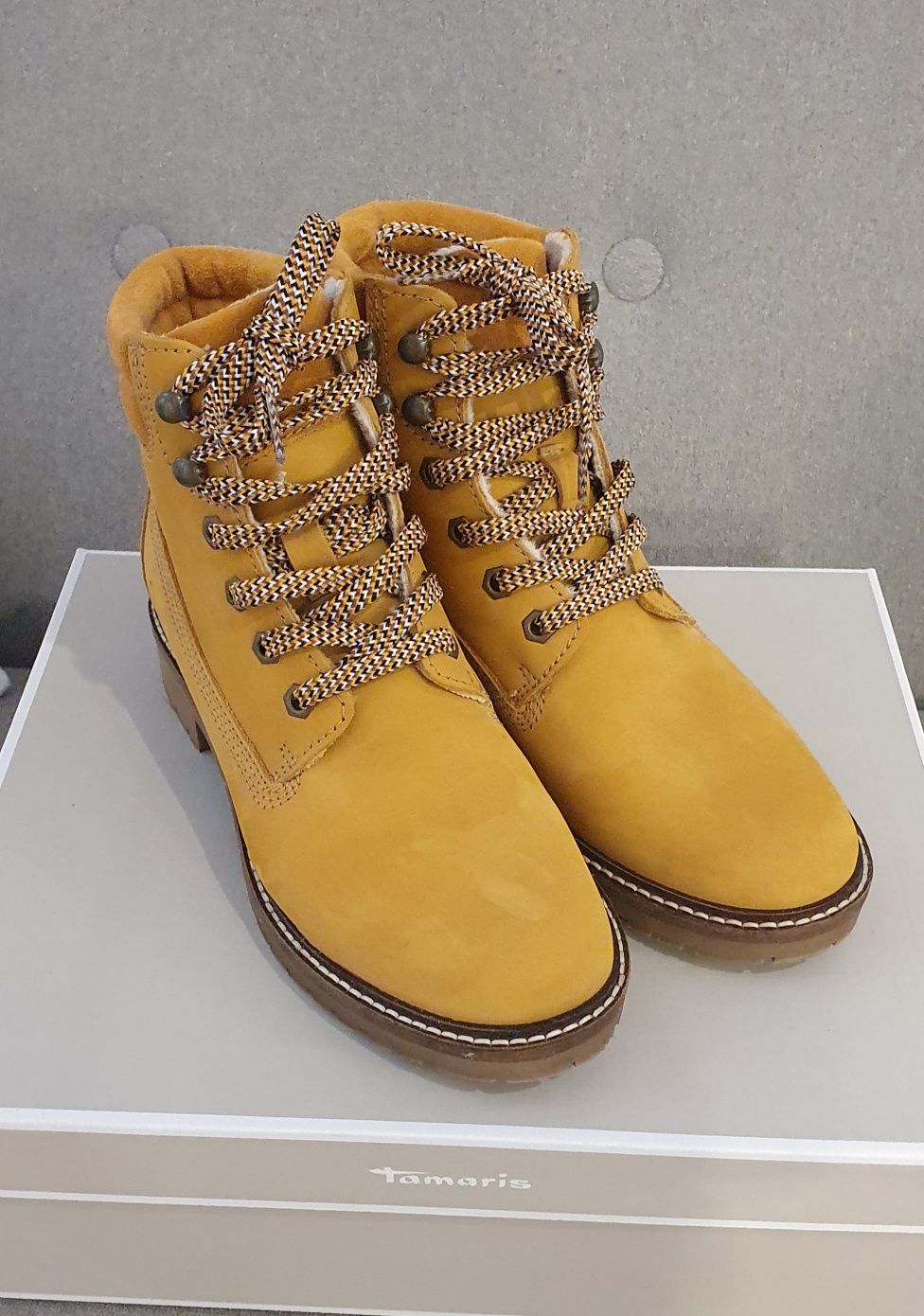 Buty 38 zimowe trzewiki ala Timberland marki Tamaris skórzane botki