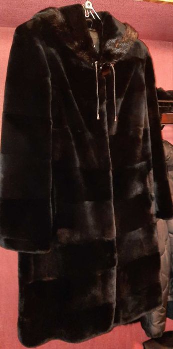 Шуба бобер з норкою з капюшоном