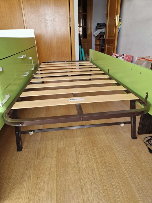 Cama dupla com  gavetas