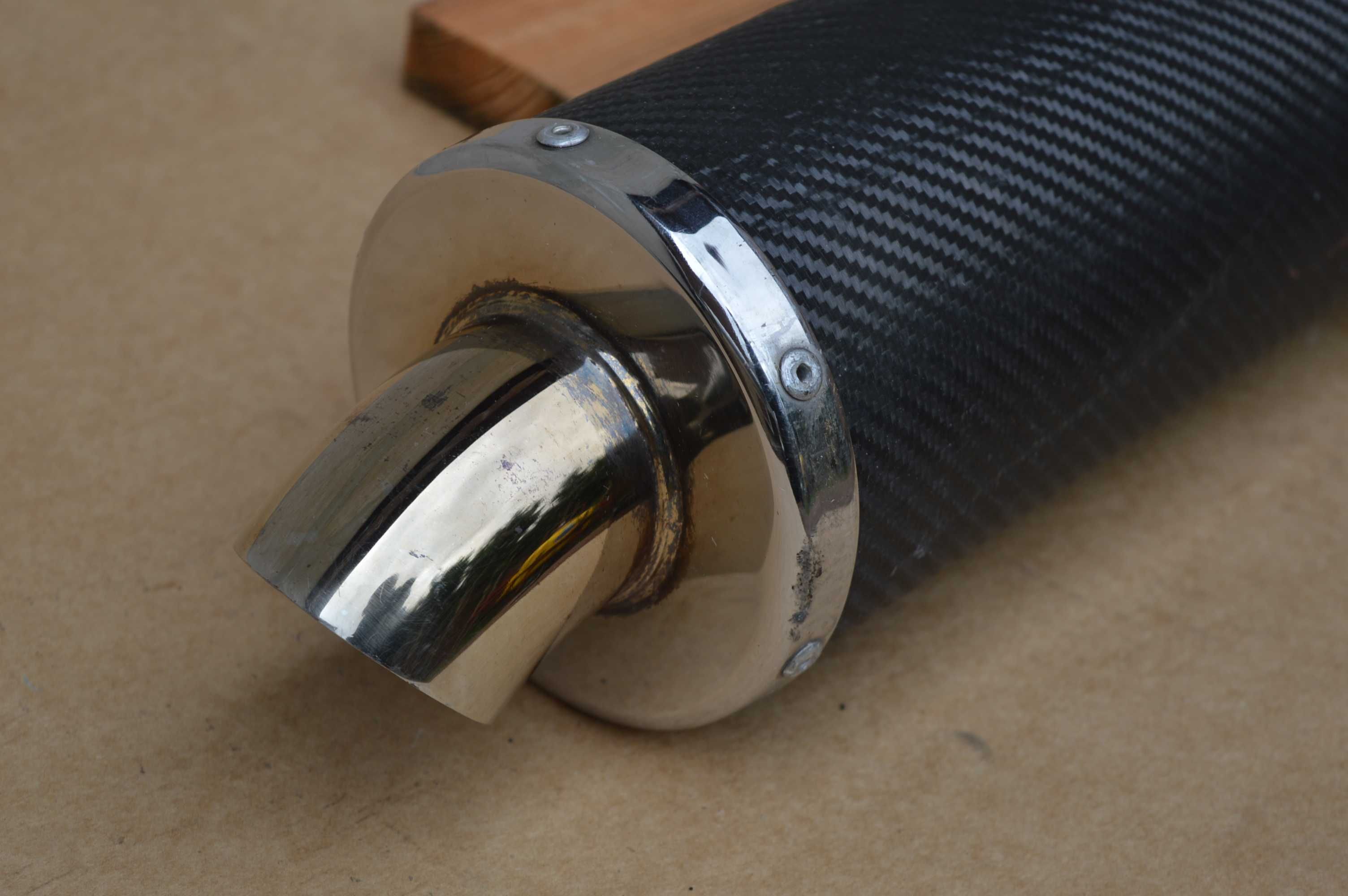 TŁUMIK wydech przelot karbon rozstaw śrub 3x80mm