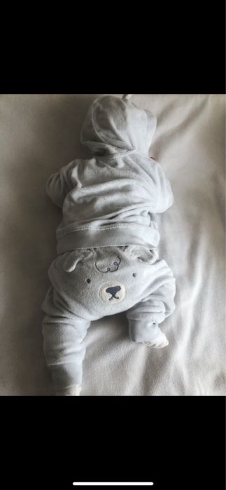 Костюмчик від Carters