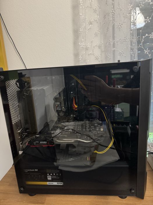 Zamienie za Handhelda MSI H110M i3 7100 RX470 8GB Ram 2400Mhz SSD 256