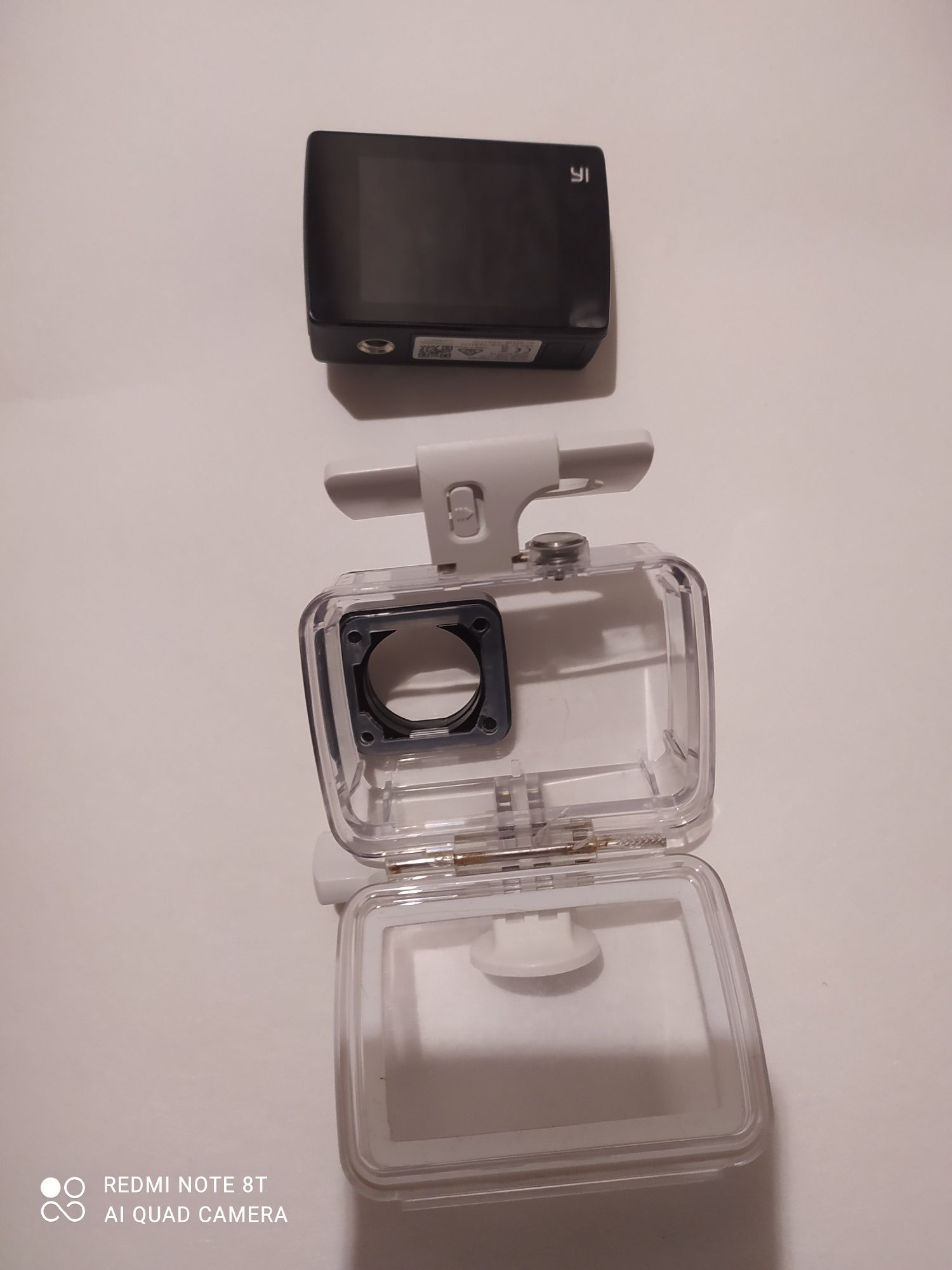Экшн камера .Xiaomi yi lite waterproof case kit