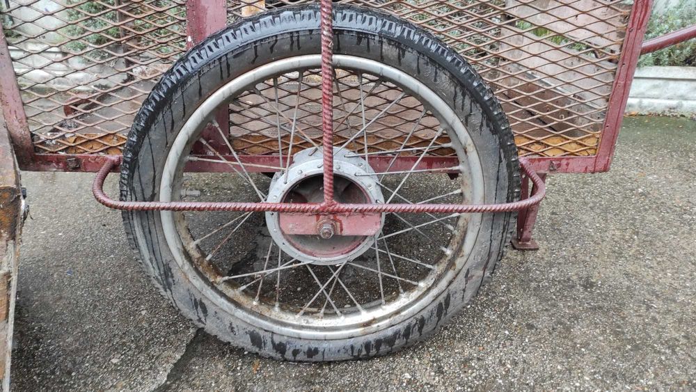 Wózek ogrodowy na kółkach