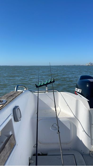 Barco classe 4 em bom estado