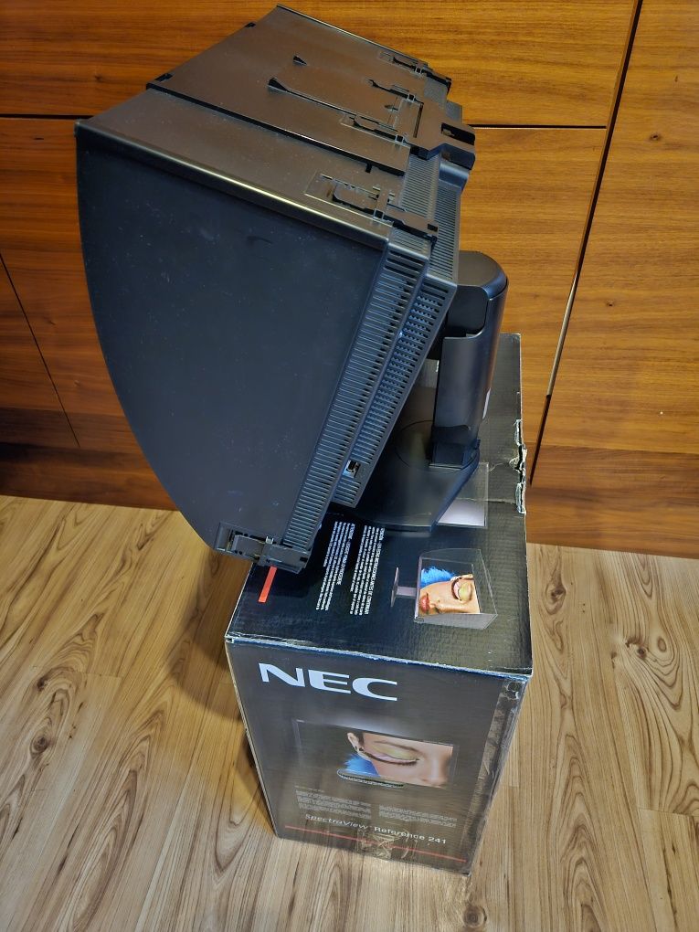 NEC SpectraView Reference 241