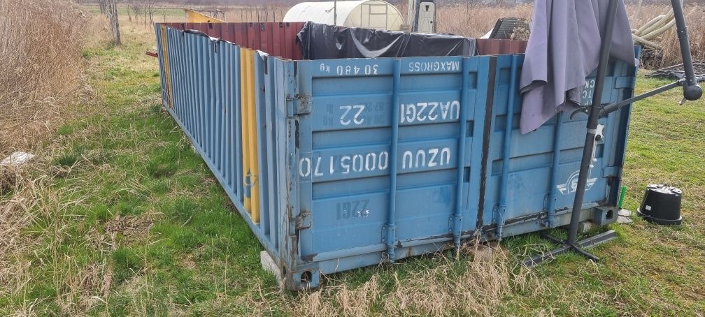 Basen, pół kontenera, niedokończony projekt