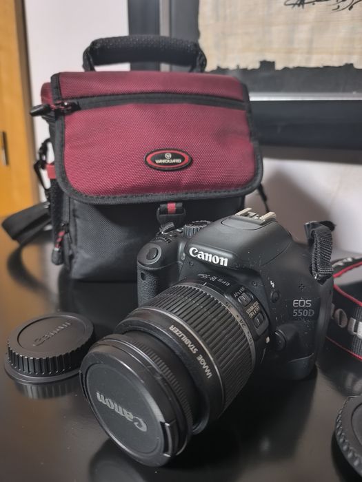 Máquina fotográfica canon EOS 550D
