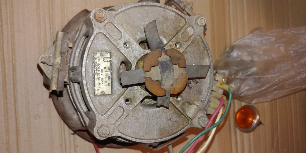 Продам электродвигатель от стиральной машины