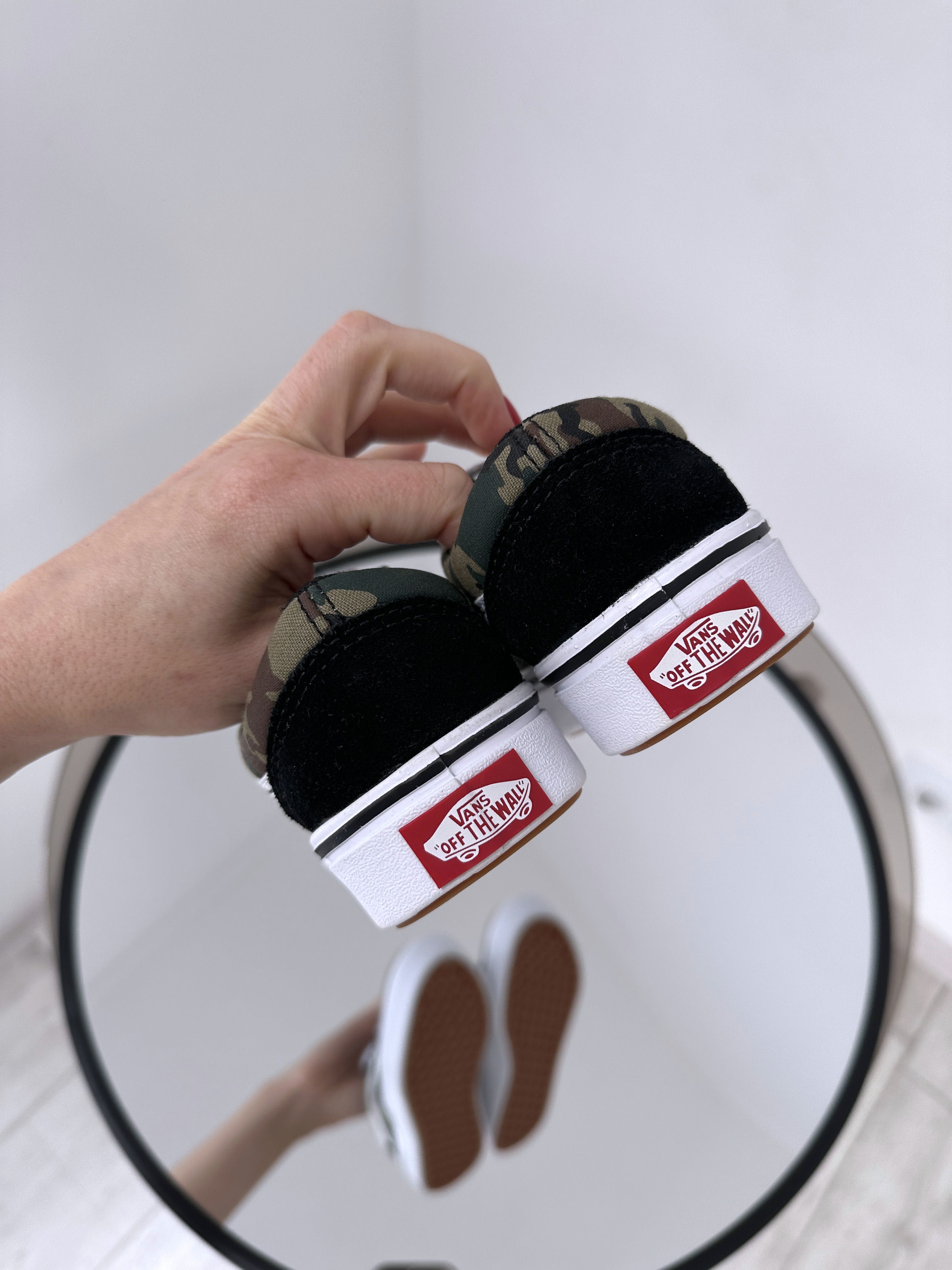 Актуальные классические кеды Vans Old Skool