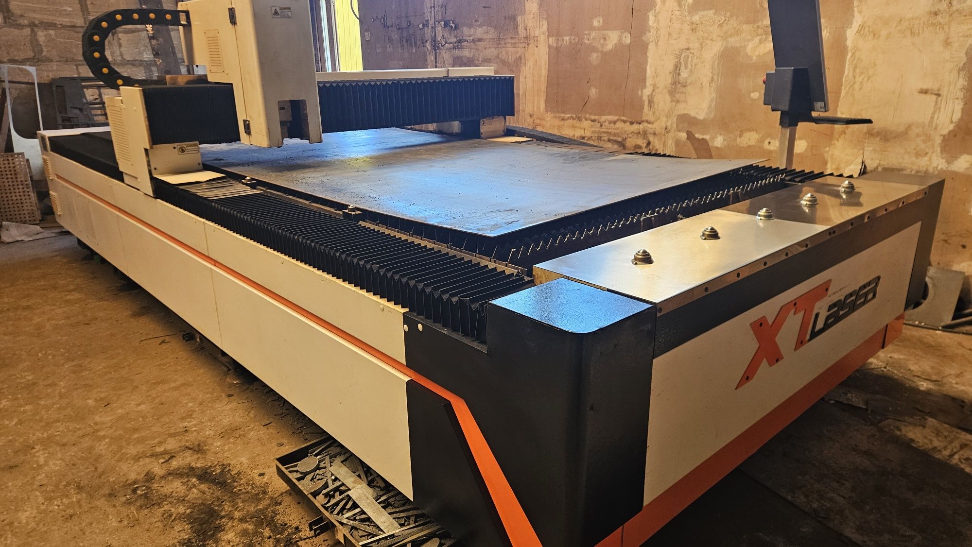 Лазер по металу 1500х3000мм XT Laser Raycus 3кВт RayTools CypCat
