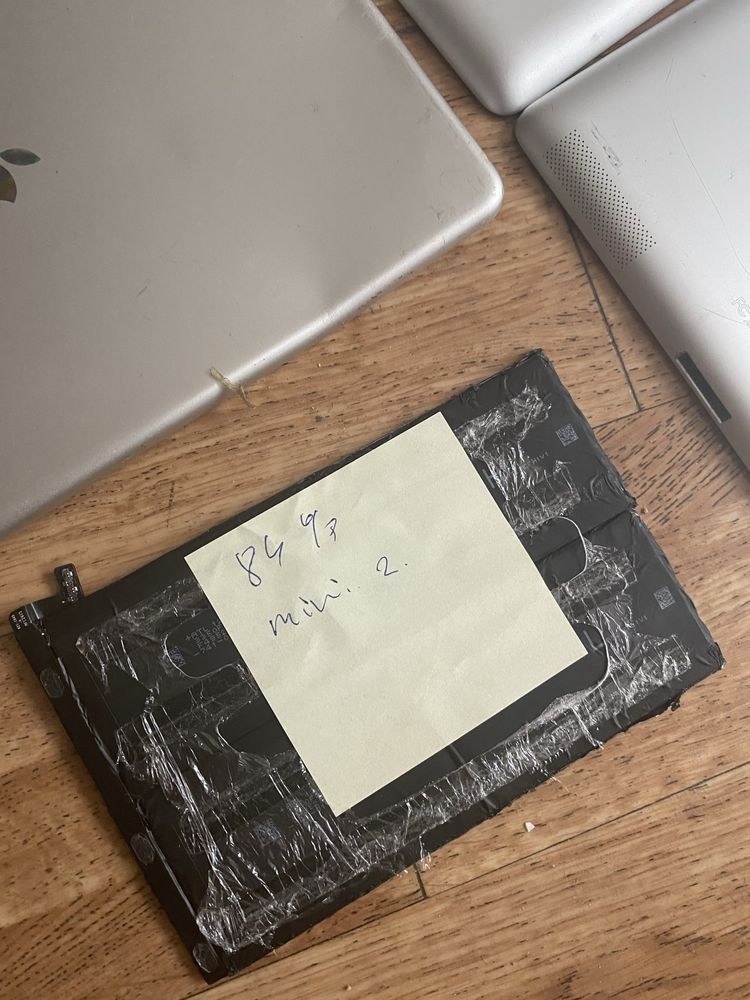 Запчастини на iPad. Екрани. Батареї. Ціна за все.