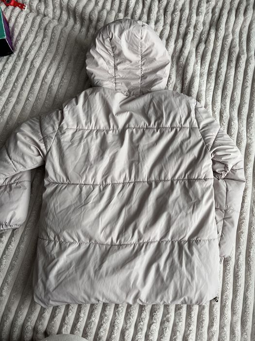 Осіння куртка жіноча бежева М