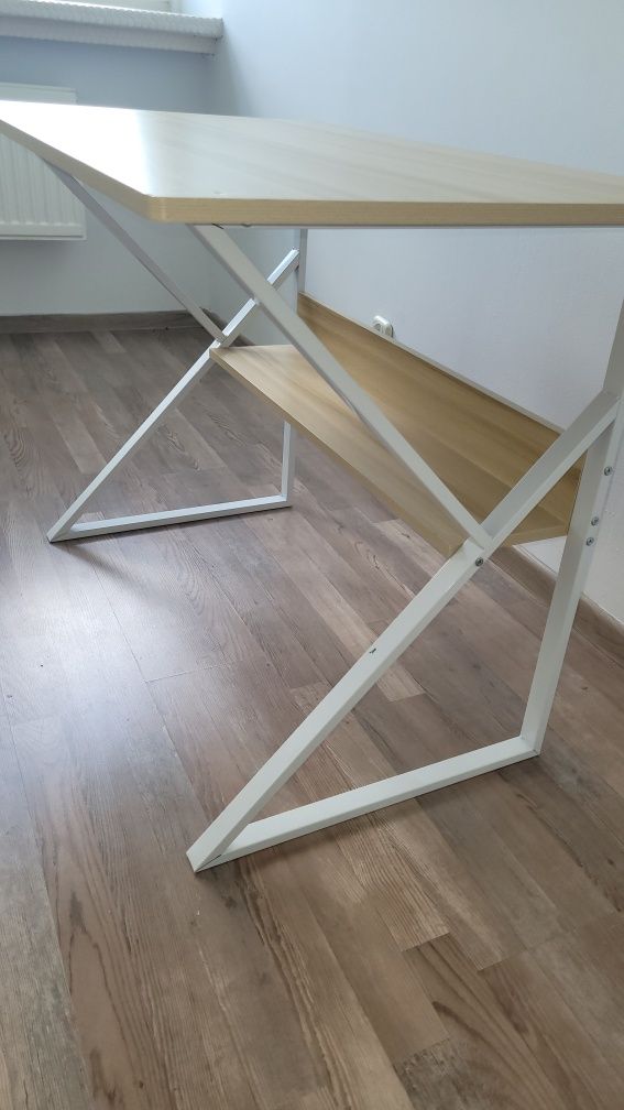Biurko młodzieżowe
