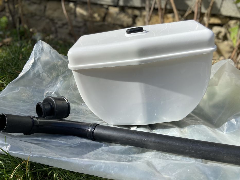 Продам підвісний бачок.Новий.