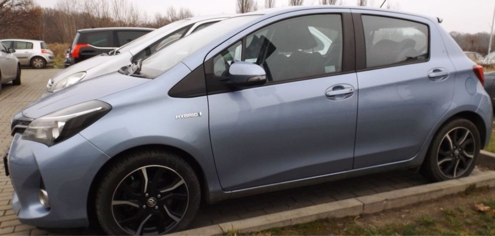 Toyota Yaris Hybrid 1.5 - Krajowa - przebieg 118 tys. - Automat