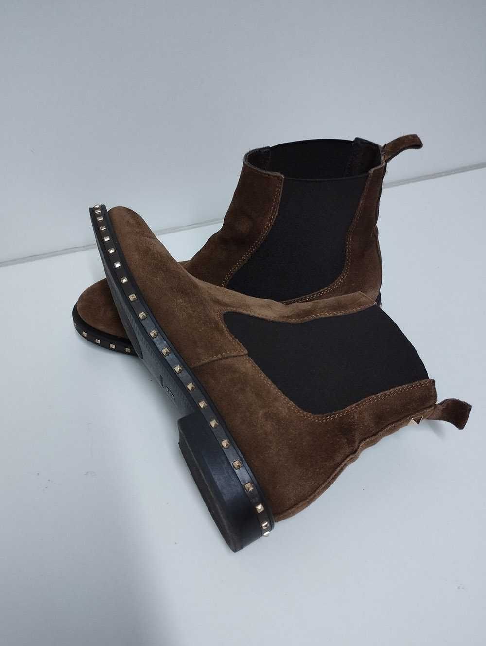 Botas castanhas em Camurça com tachas douradas 37