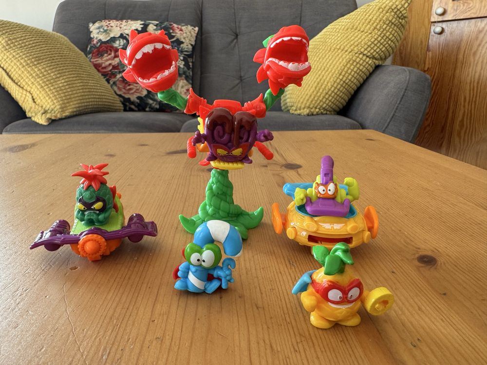 Zestaw Super Things Zings figurki pojazdy