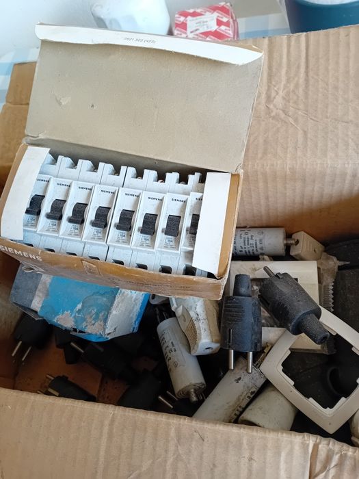 Puxadores fechaduras várias