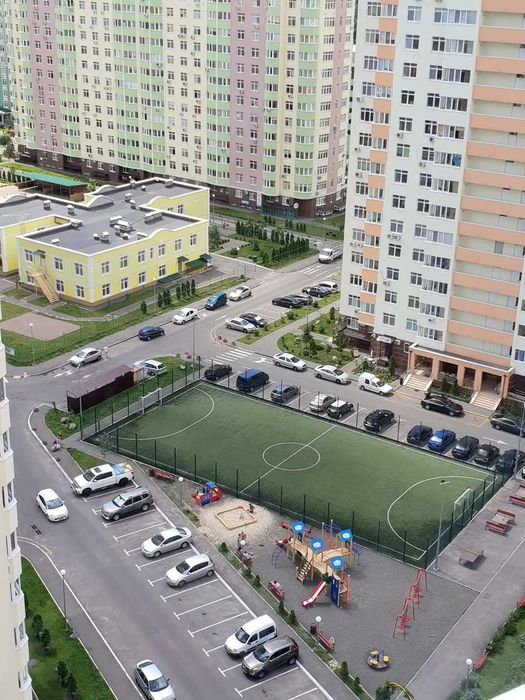 Сдам 2х кімнатну квартиру вул. ВОСКРЕСЕНСЬКА 18Б  жк Паркові озера