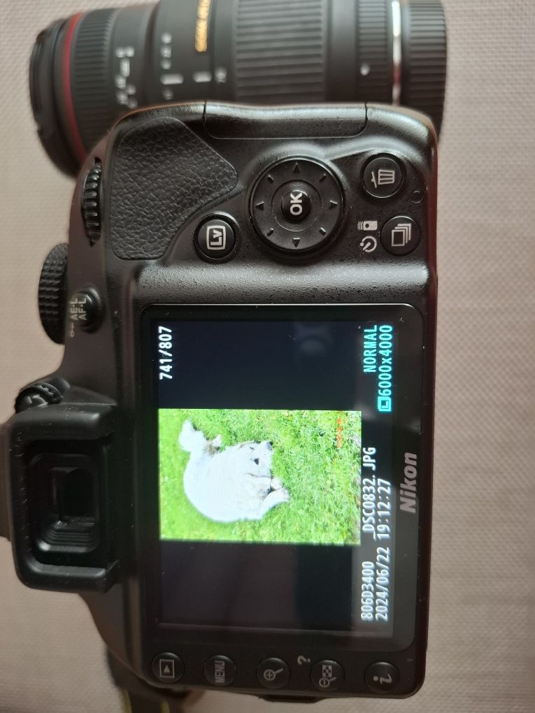 Sprzedam Nikon D3400 z dwoma obiektywami.