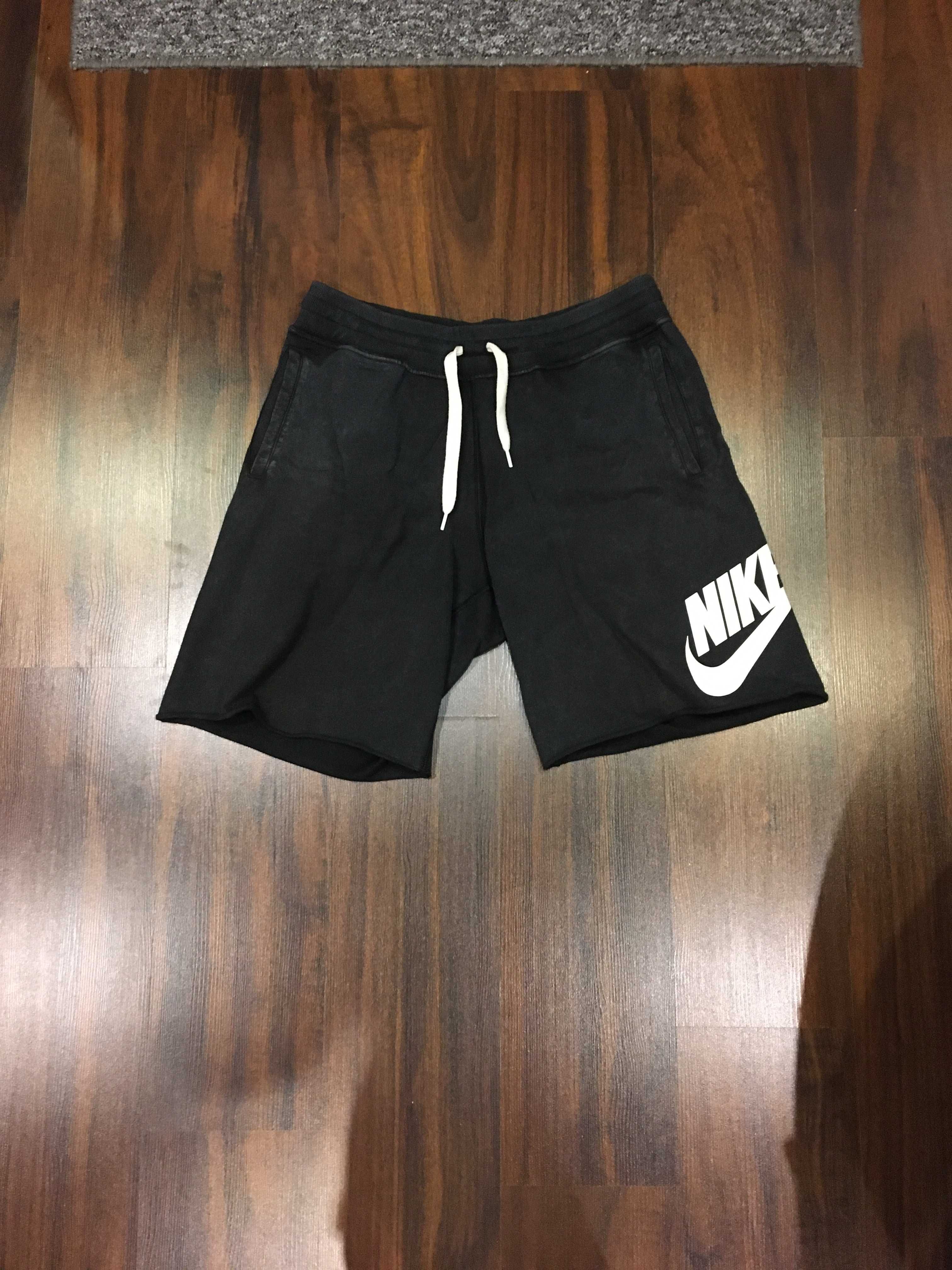 Spodenki nike czarne rozmiar XL nowe